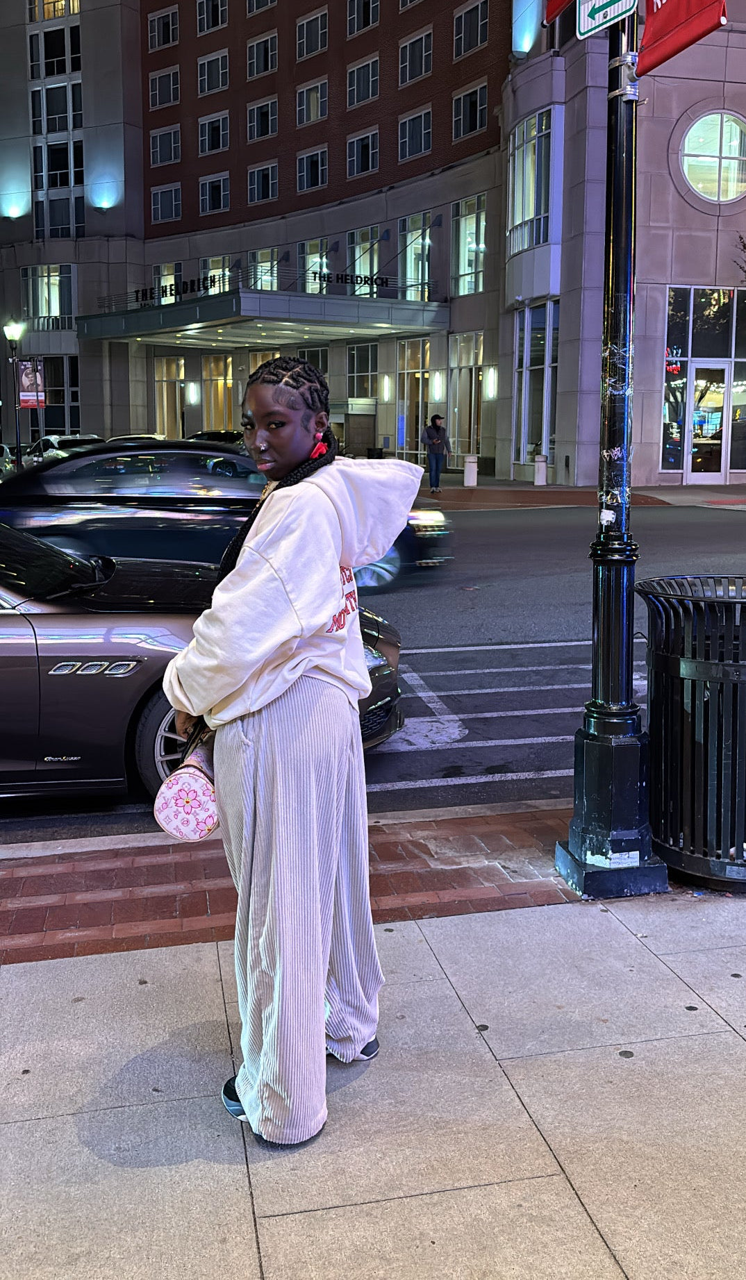 BONE PULLOVER HOODIE