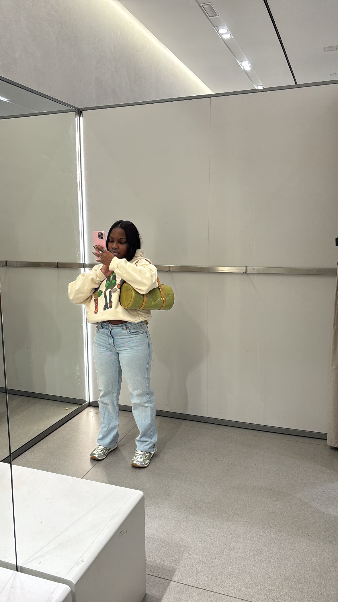 BONE PULLOVER HOODIE